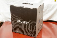 新玩具開箱 Asustor AS-204TE 家庭多媒體儲存中心